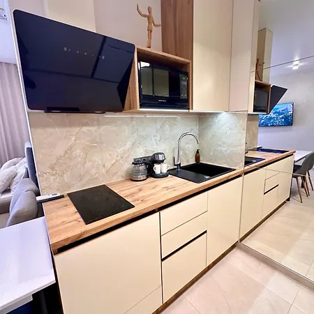 Skyseahome Arkadia * Odessza